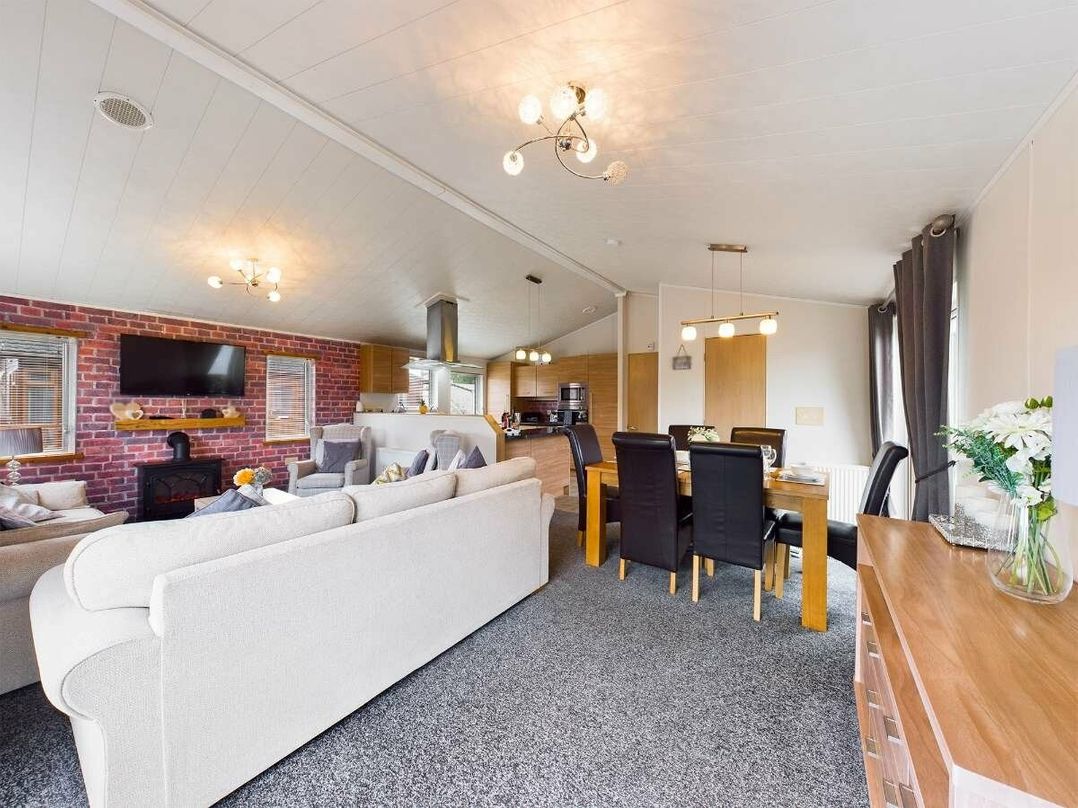 Tattershall Lakes Country Park - Holiday Accommodation 19581