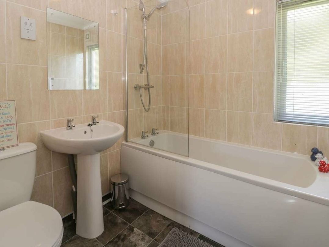 Cayton Bay Caravan Park - Holiday Accommodation 19644