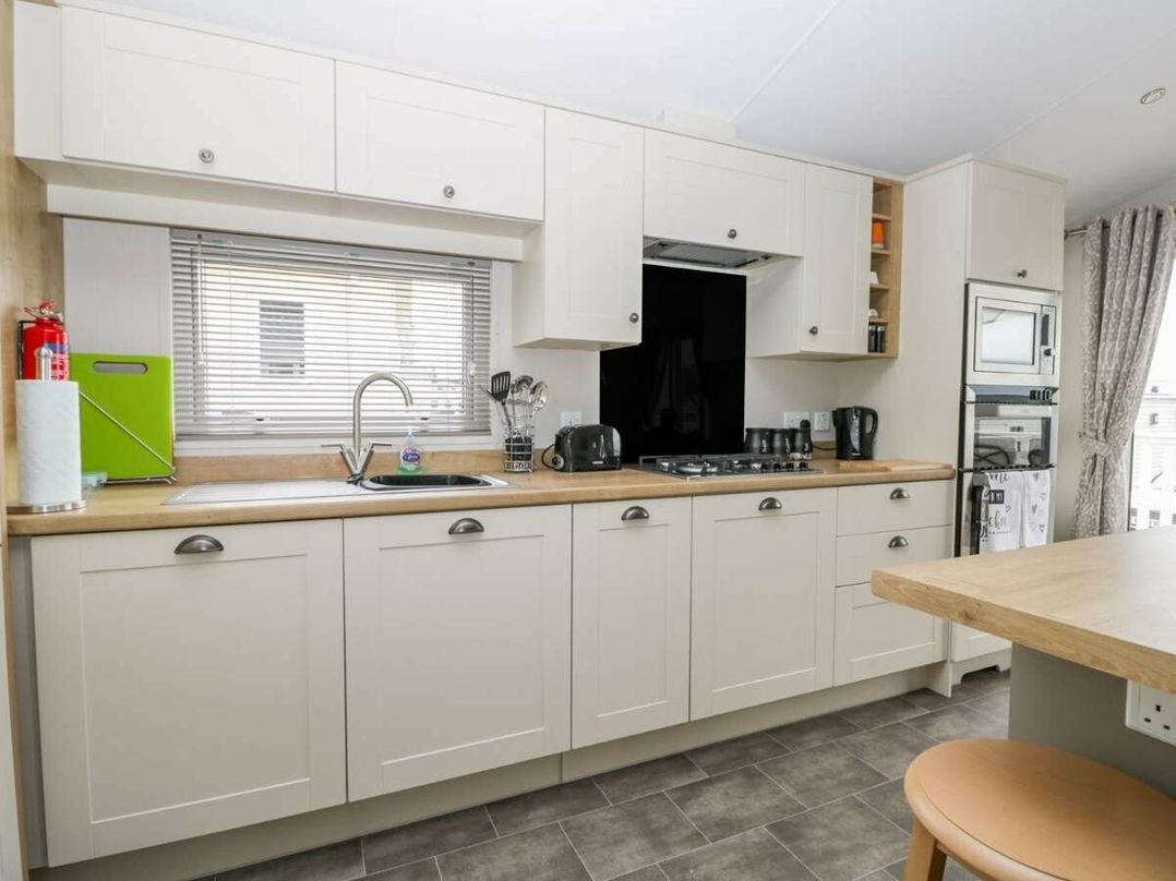 Cayton Bay Caravan Park - Holiday Accommodation 19647