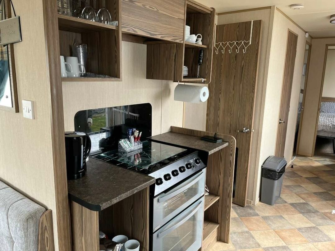 Marton Mere Holiday Village - Holiday Accommodation 19818