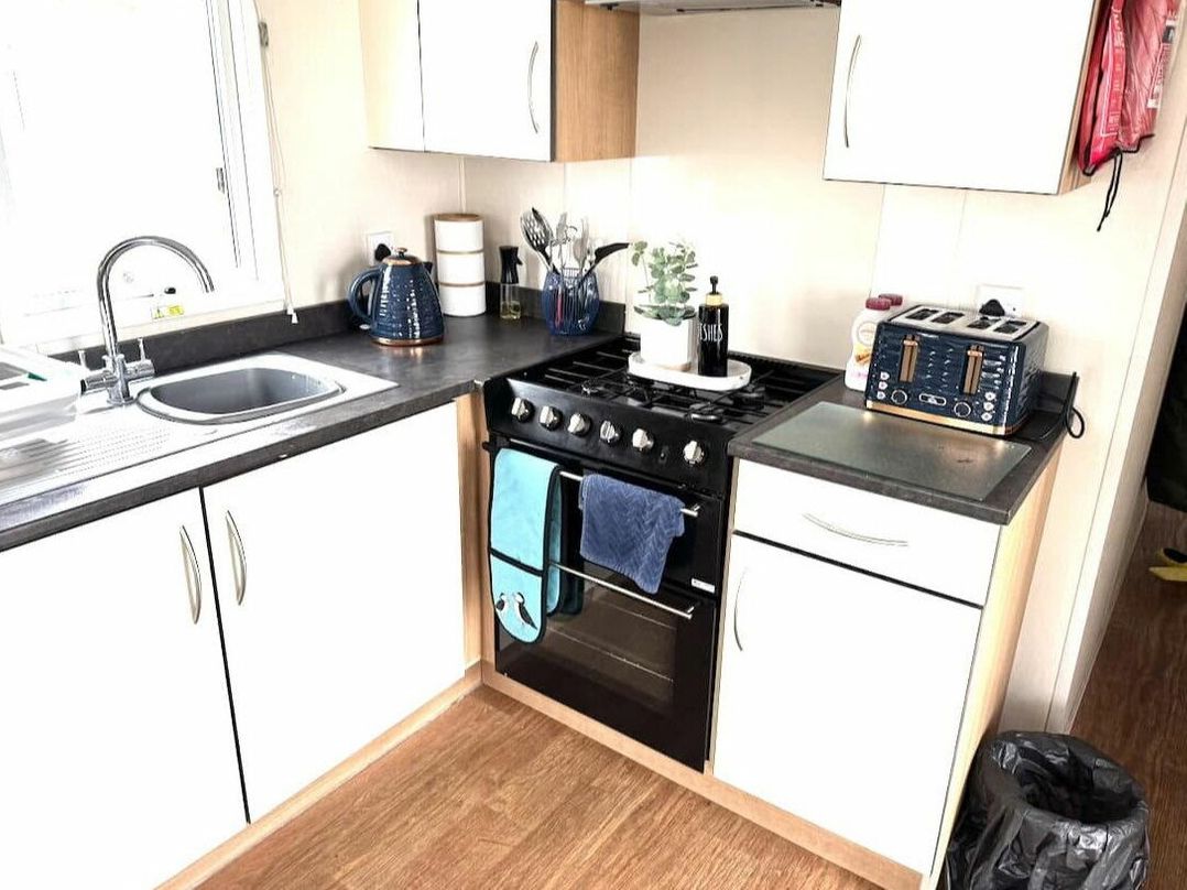 Marton Mere Holiday Village - Holiday Accommodation 19891