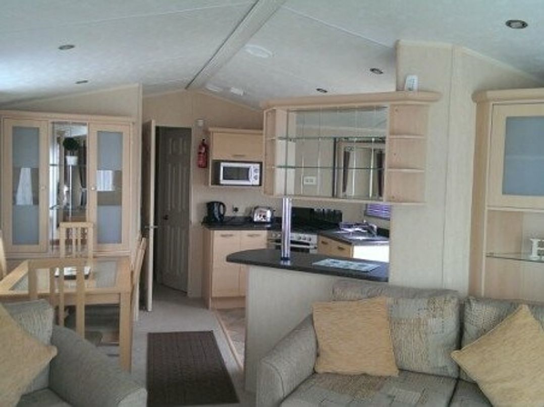 Hopton Holiday Village - Holiday Accommodation 1998