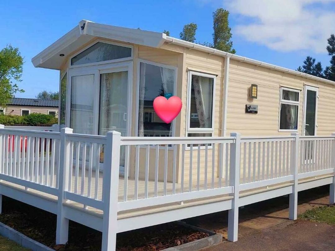 Caister Holiday Park - Holiday Accommodation 20019