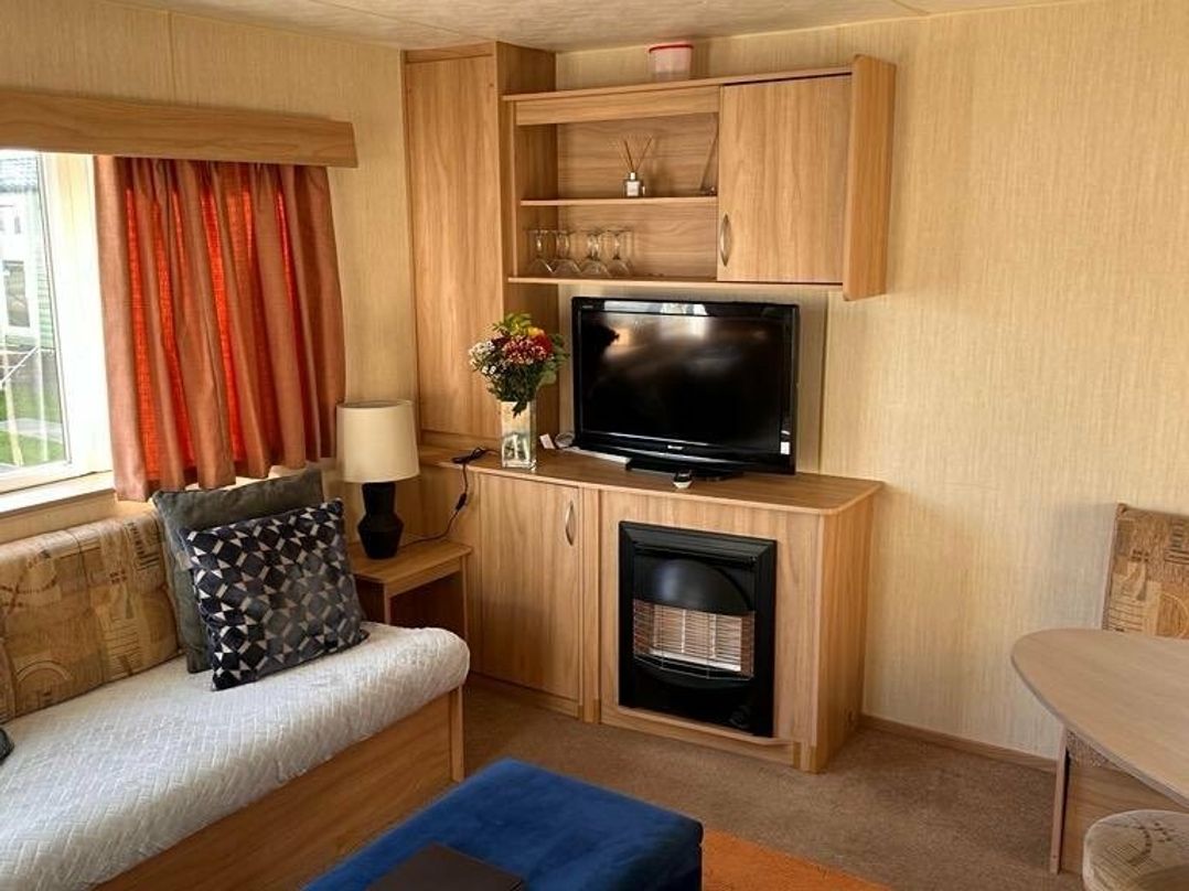 Hayling Island Holiday Park - Meadow Bay Villages - Holiday Accommodation 20115