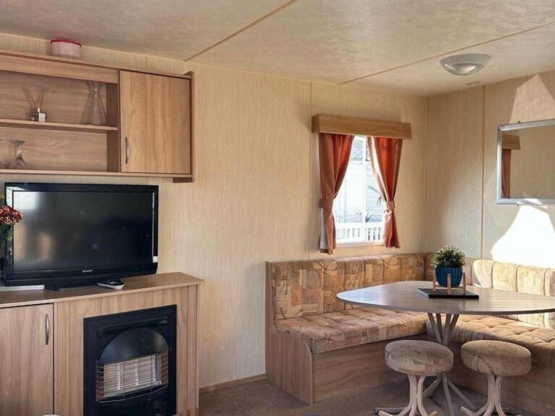 Hayling Island Holiday Park - Meadow Bay Villages - Holiday Accommodation 20115