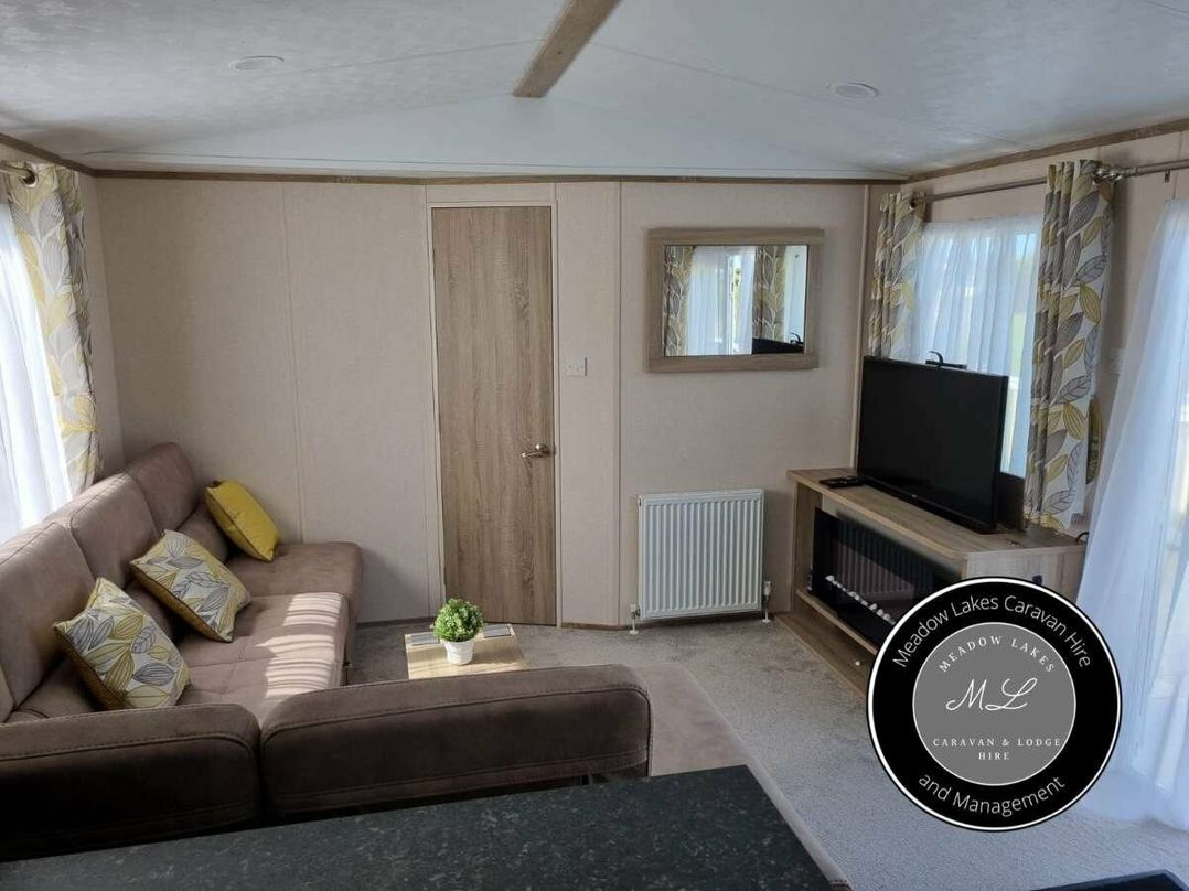 Golden Palm Resort - Holiday Accommodation 20168