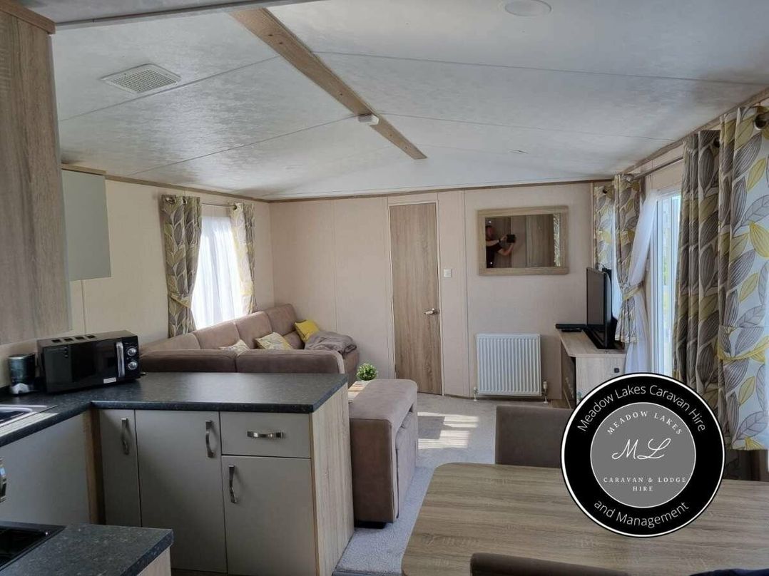 Golden Palm Resort - Holiday Accommodation 20168