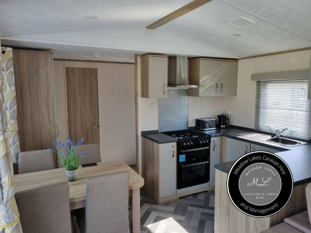 Golden Palm Resort - Holiday Accommodation 20168