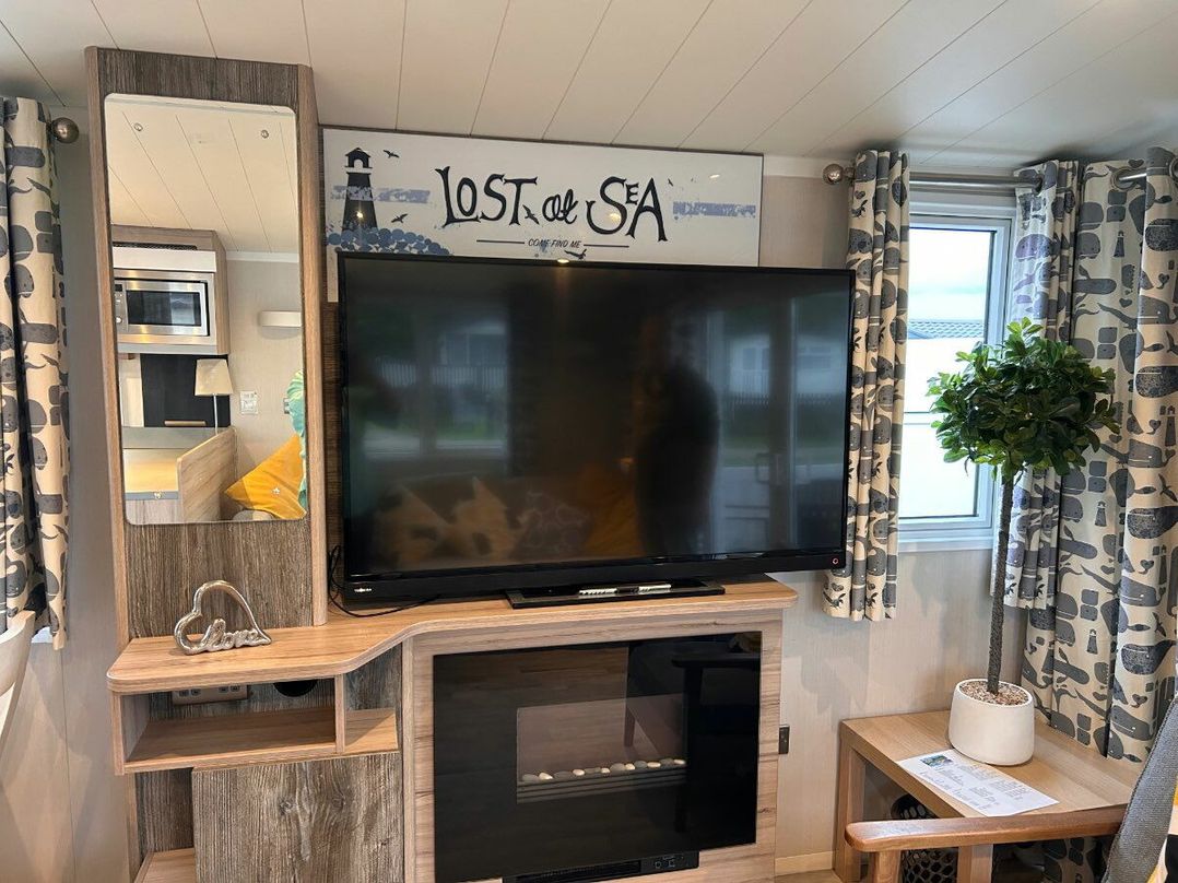 Marton Mere Holiday Village - Holiday Accommodation 20246