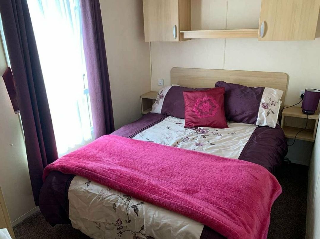 Manorbier Country Park - Holiday Accommodation 20247