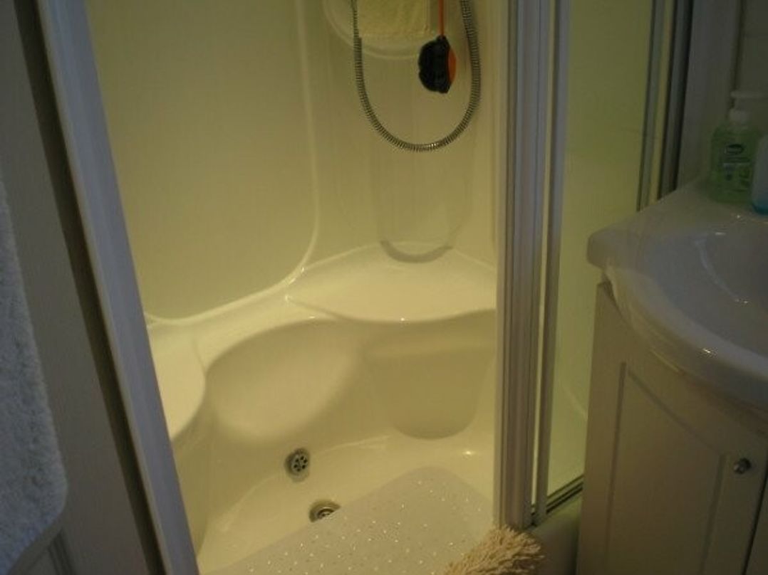 Golden Gate Holiday Centre - Holiday Accommodation 2032