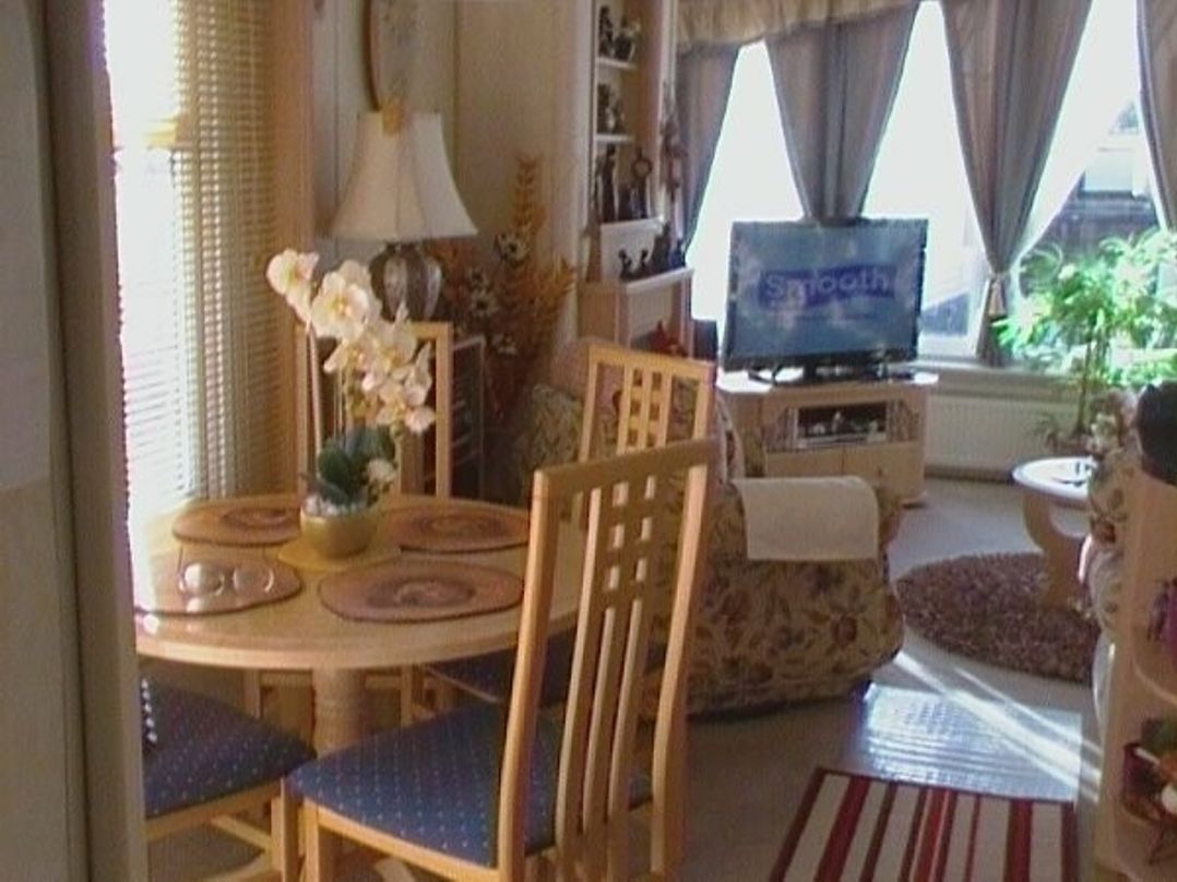 Golden Gate Holiday Centre - Holiday Accommodation 2032