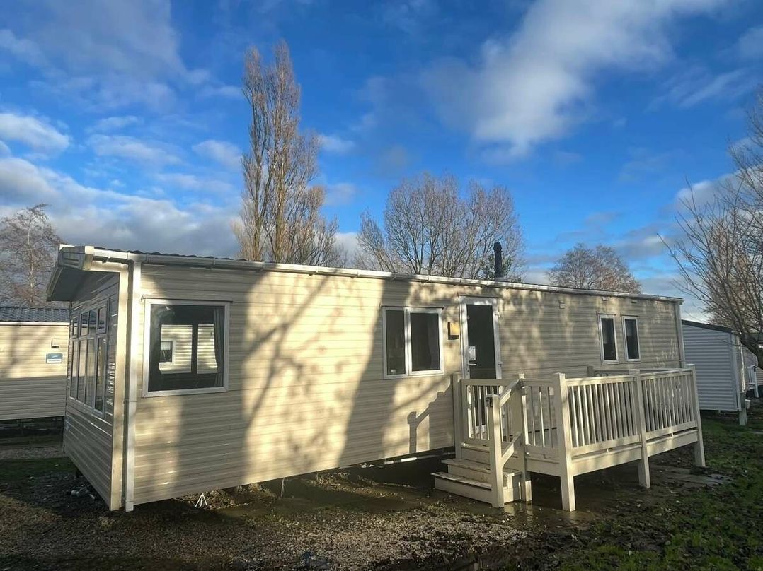 Marton Mere Holiday Village - Holiday Accommodation 20345