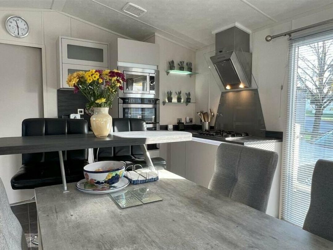 Oakdene Forest Park - Holiday Accommodation 20354