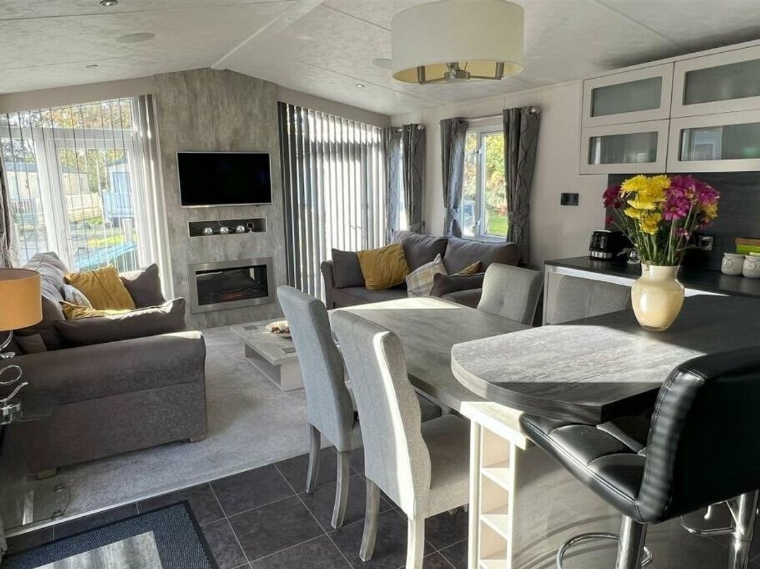 Oakdene Forest Park - Holiday Accommodation 20354