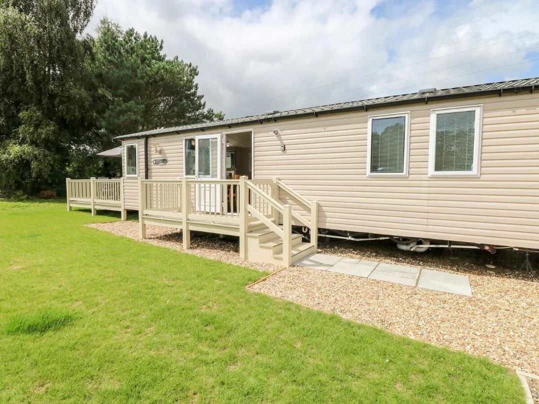 Caldecott Hall Country Park - Holiday Accommodation 20443