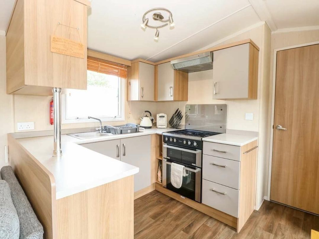 Caldecott Hall Country Park - Holiday Accommodation 20443