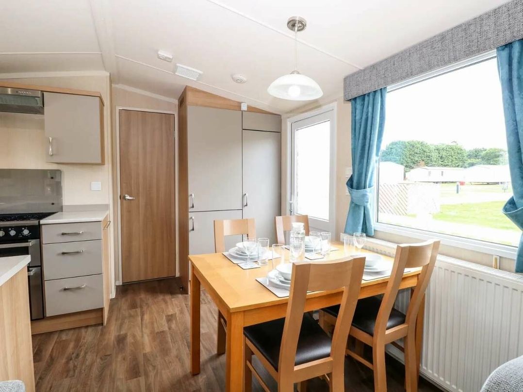 Caldecott Hall Country Park - Holiday Accommodation 20443