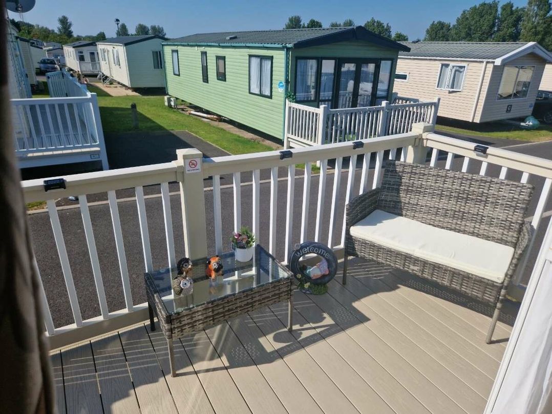 Marton Mere Holiday Village - Holiday Accommodation 20470