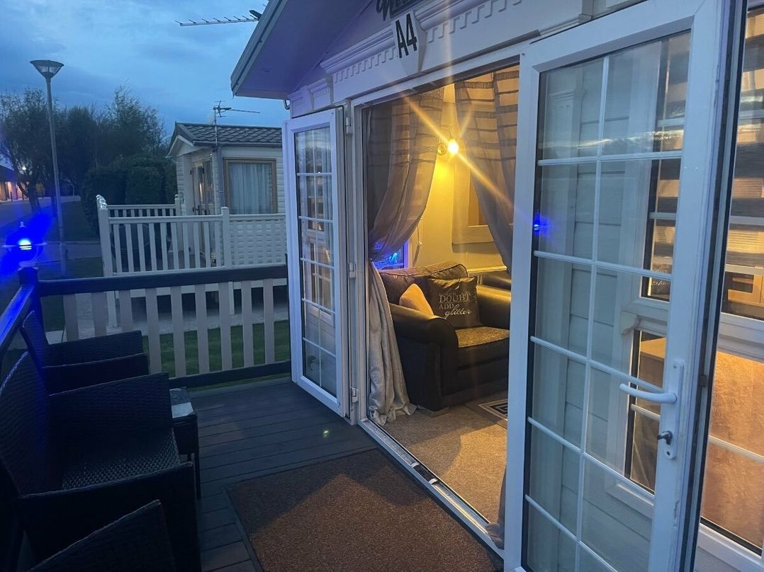 Waterside Leisure Park - Holiday Accommodation 20505