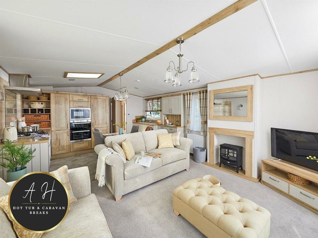 Golden Palm Resort - Holiday Accommodation 20542