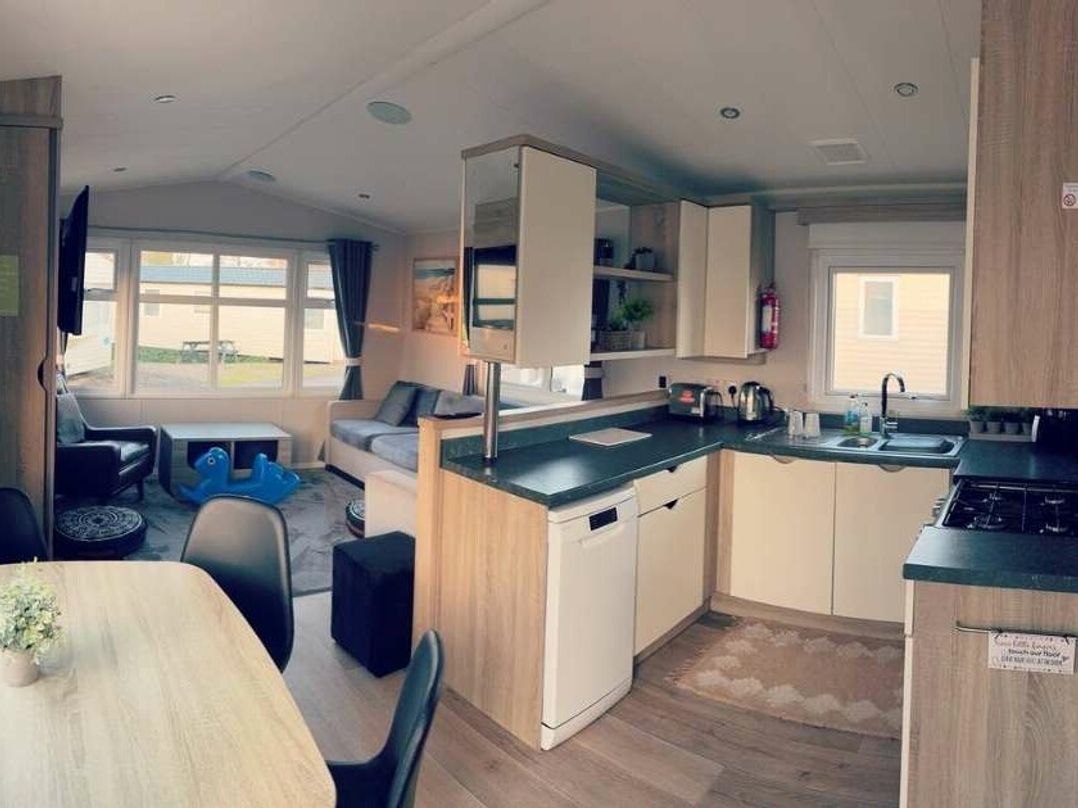 Marton Mere Holiday Village - Holiday Accommodation 20931