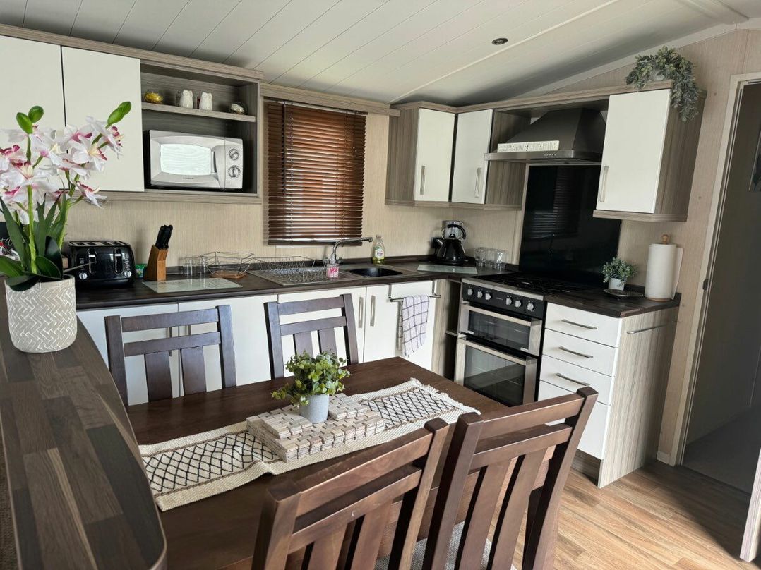 Hopton Holiday Village - Holiday Accommodation 20937