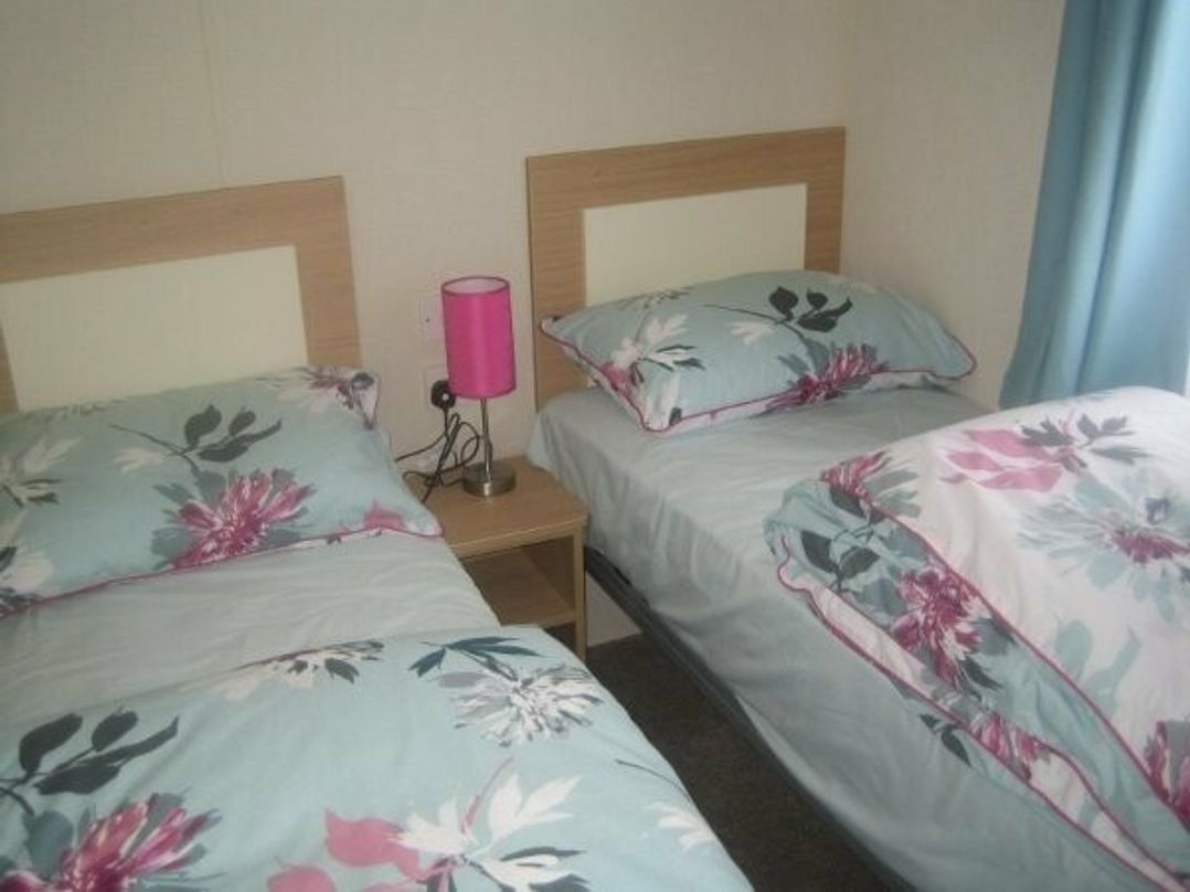 Durdle Door Holiday Park - Holiday Accommodation 2095