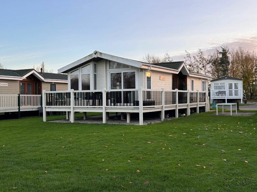 Marton Mere Holiday Village - Holiday Accommodation 20983