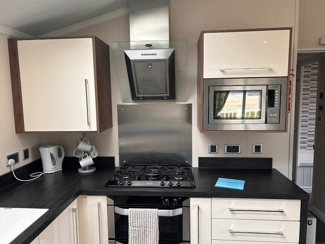 Marton Mere Holiday Village - Holiday Accommodation 20983