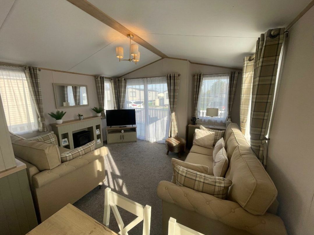 Marton Mere Holiday Village - Holiday Accommodation 21006
