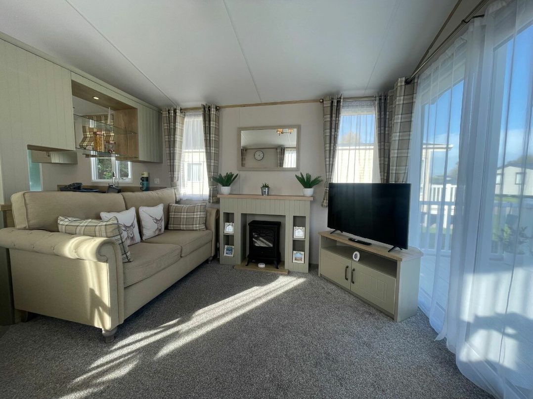 Marton Mere Holiday Village - Holiday Accommodation 21006