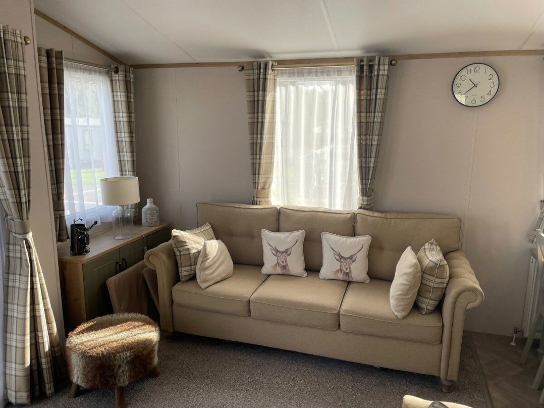 Marton Mere Holiday Village - Holiday Accommodation 21006