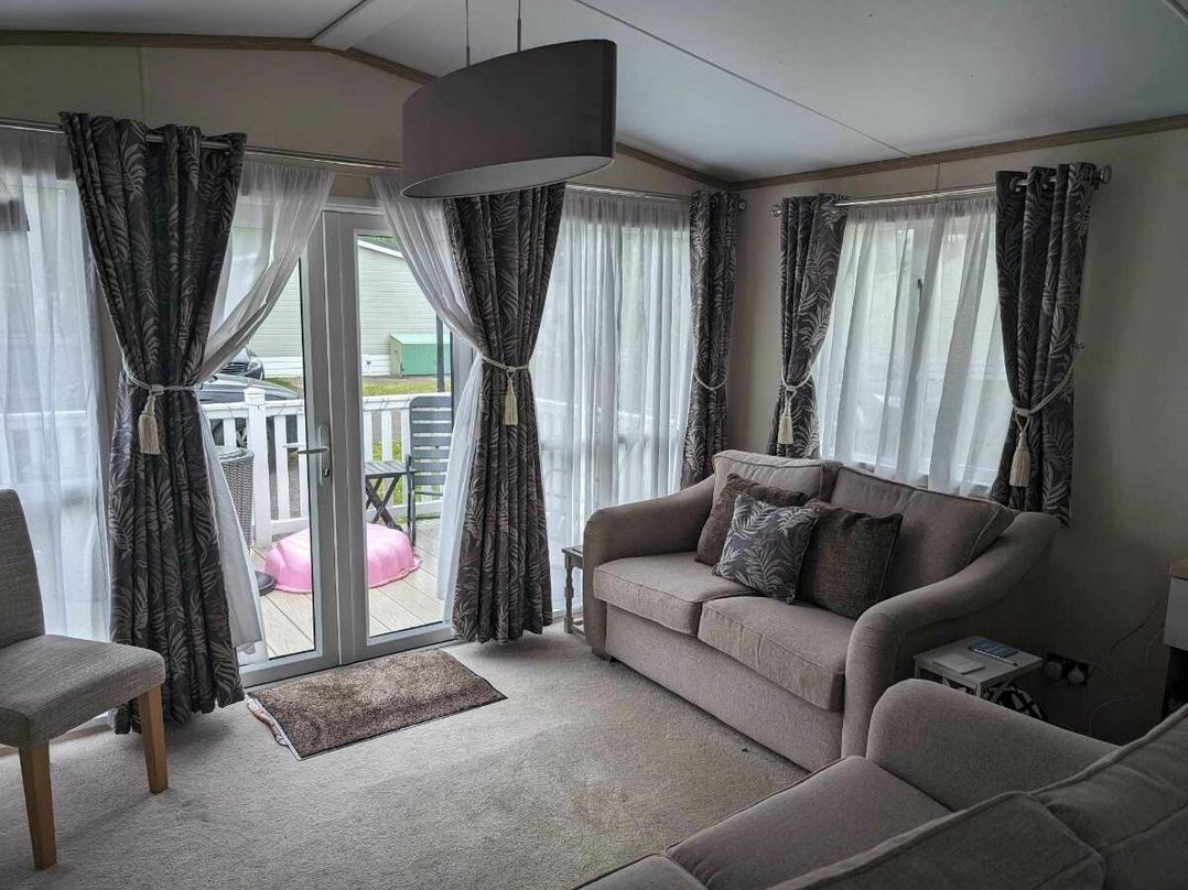 Oakdene Forest Park - Holiday Accommodation 21011