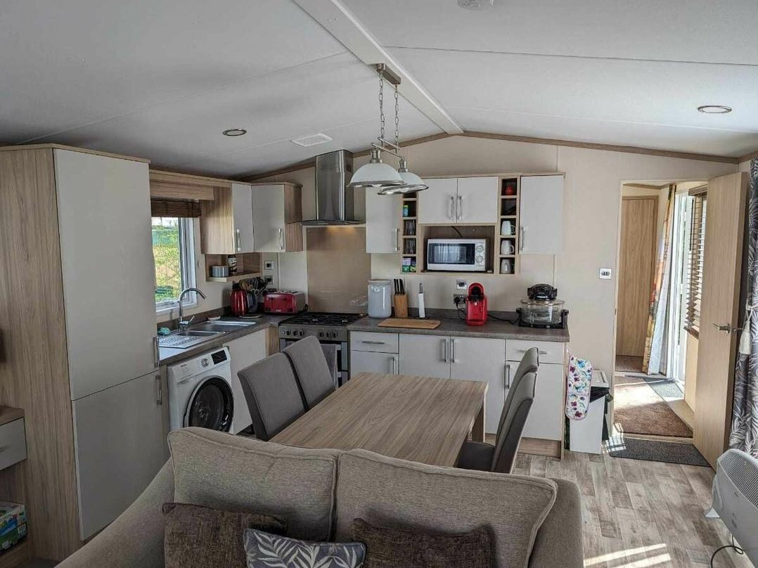 Oakdene Forest Park - Holiday Accommodation 21011