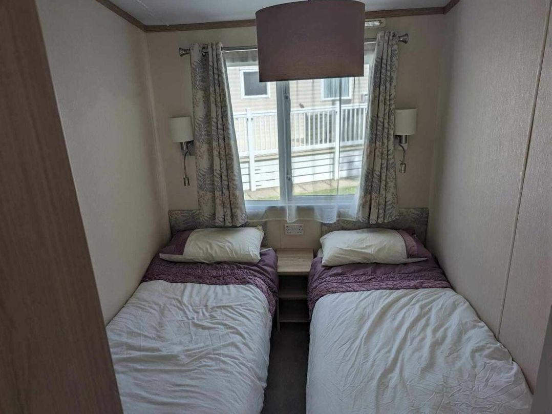 Oakdene Forest Park - Holiday Accommodation 21011