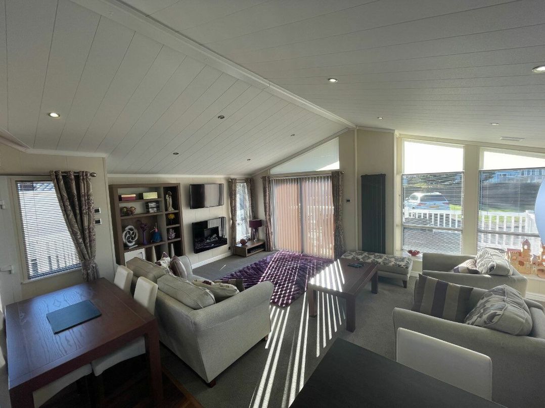 Marton Mere Holiday Village - Holiday Accommodation 21071