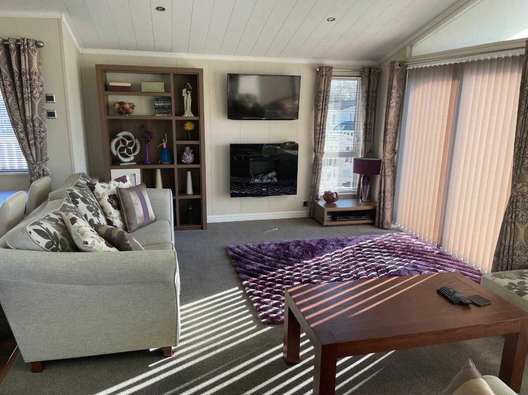 Marton Mere Holiday Village - Holiday Accommodation 21071