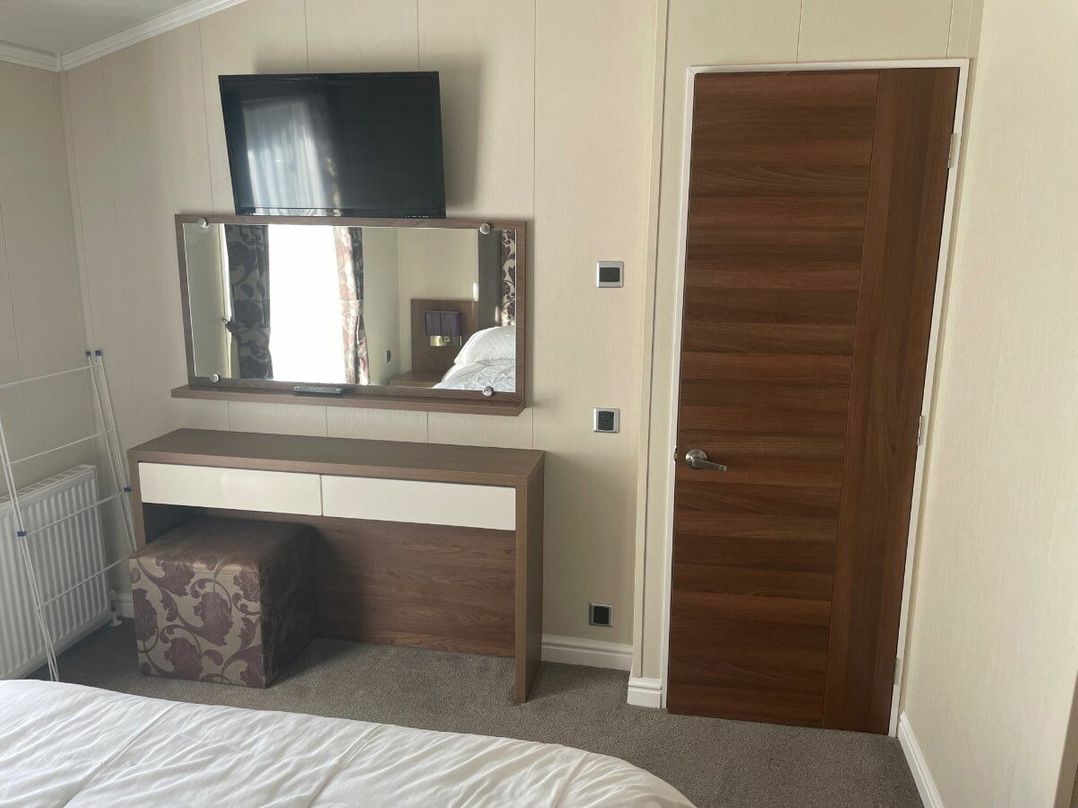 Marton Mere Holiday Village - Holiday Accommodation 21071