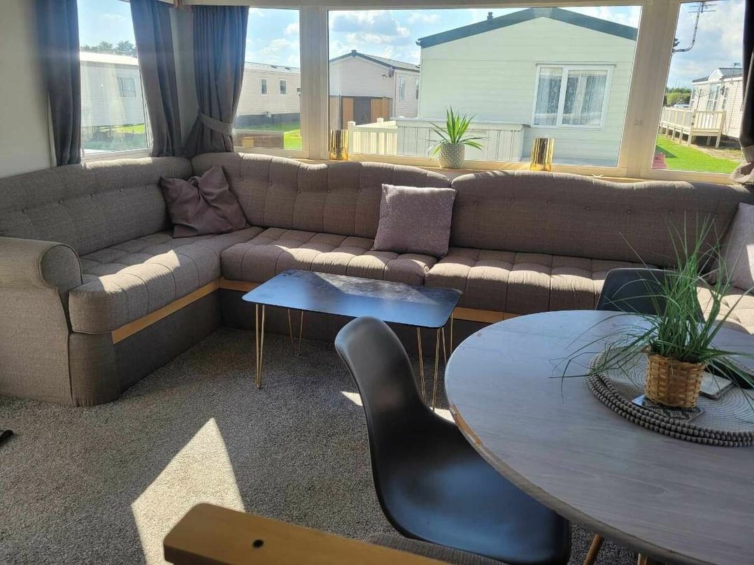 Golden Palm Resort - Holiday Accommodation 21074