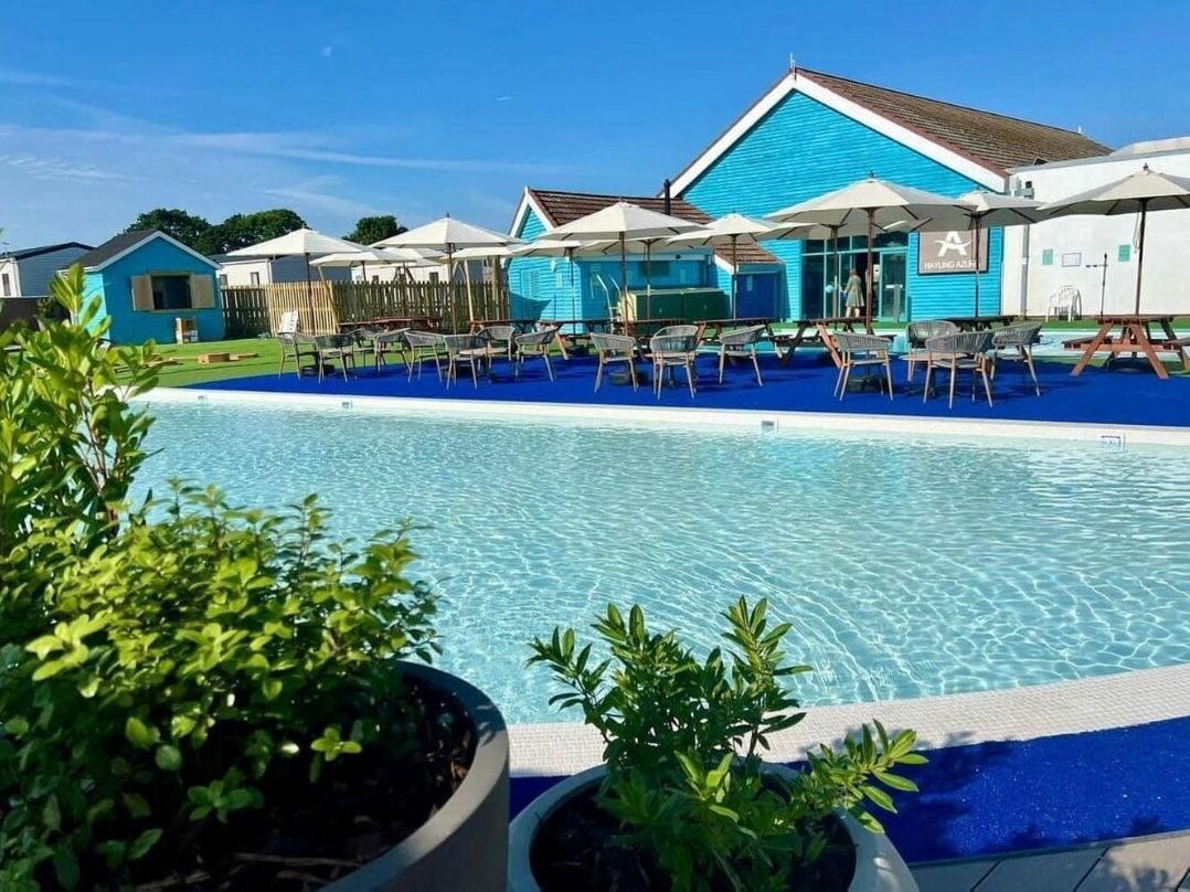 Hayling Island Holiday Park - Meadow Bay Villages - Holiday Accommodation 21075