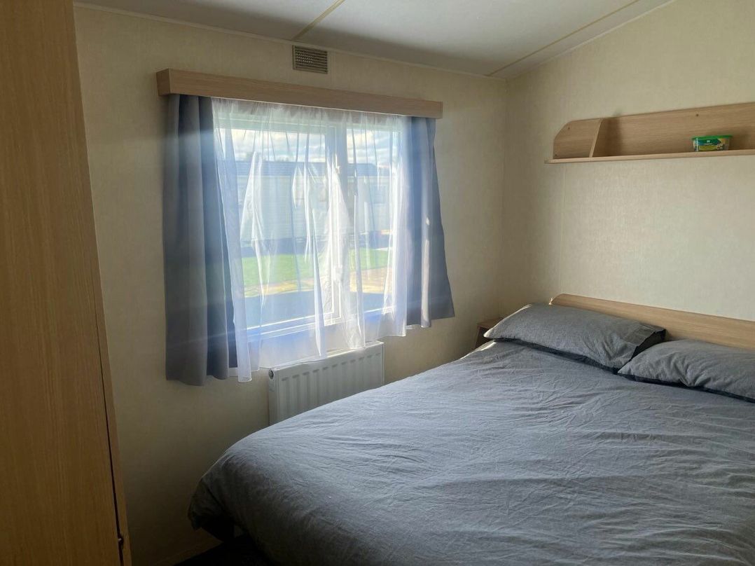 Hayling Island Holiday Park - Meadow Bay Villages - Holiday Accommodation 21075
