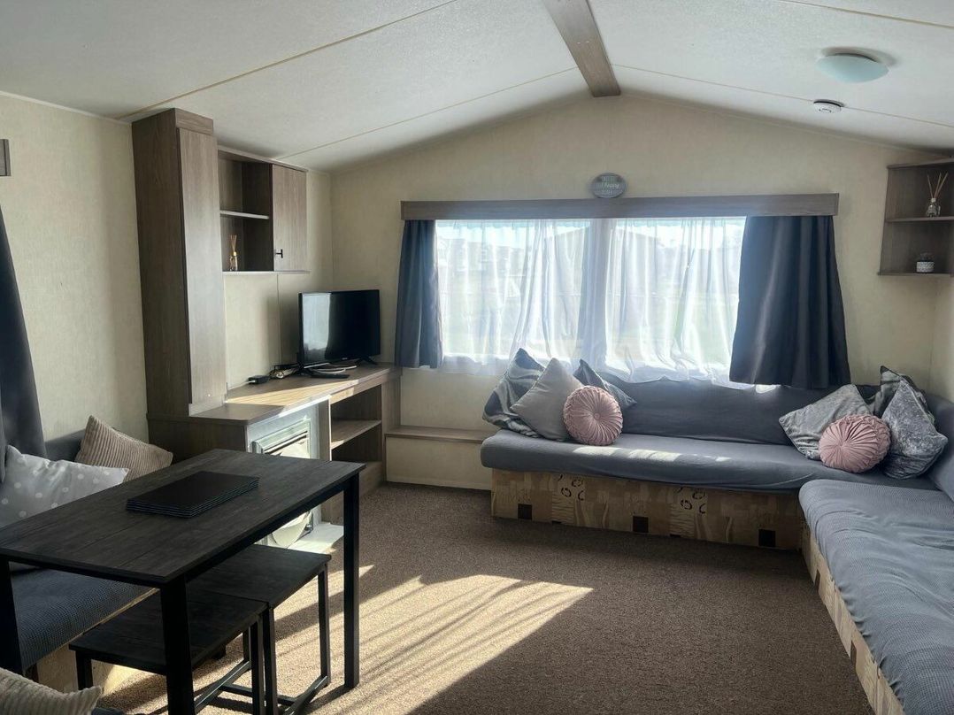 Hayling Island Holiday Park - Meadow Bay Villages - Holiday Accommodation 21075