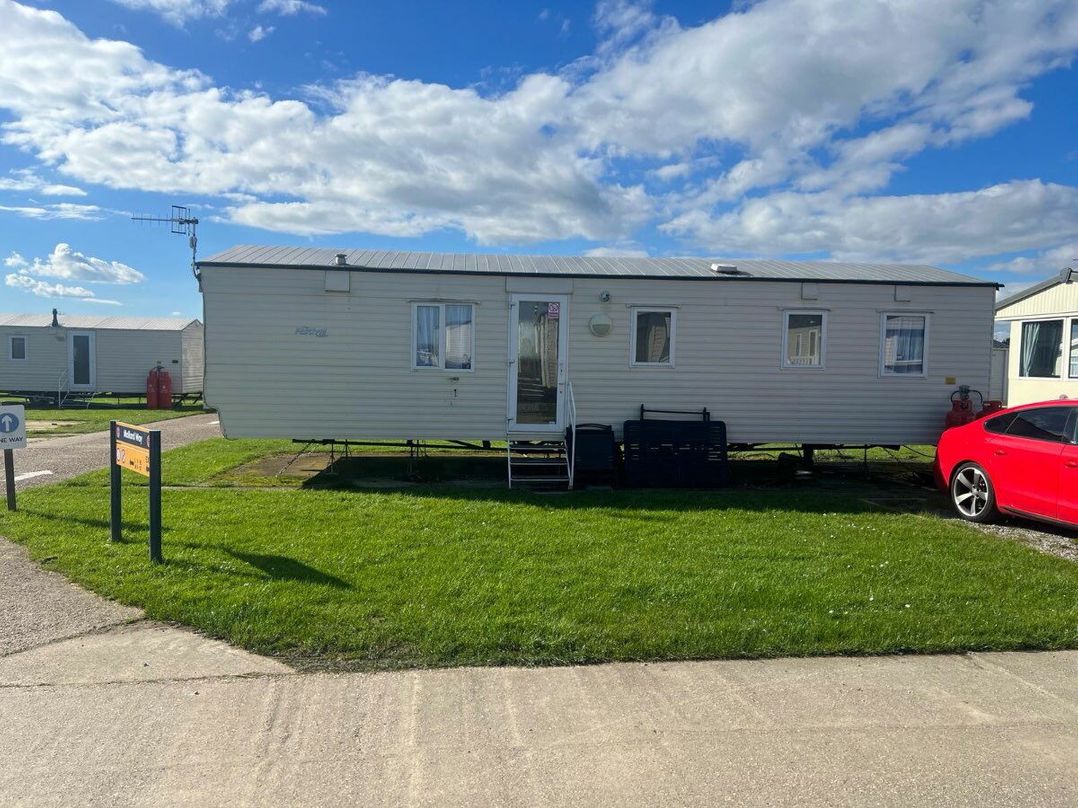 Hayling Island Holiday Park - Meadow Bay Villages - Holiday Accommodation 21075