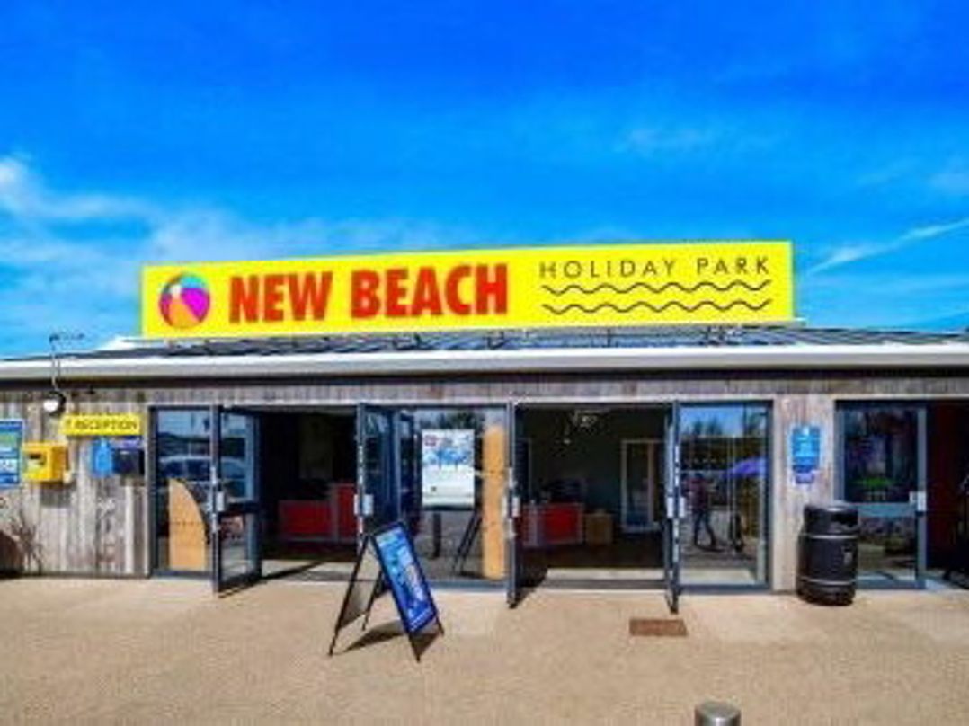 New Beach Holiday Park - Holiday Accommodation 21134