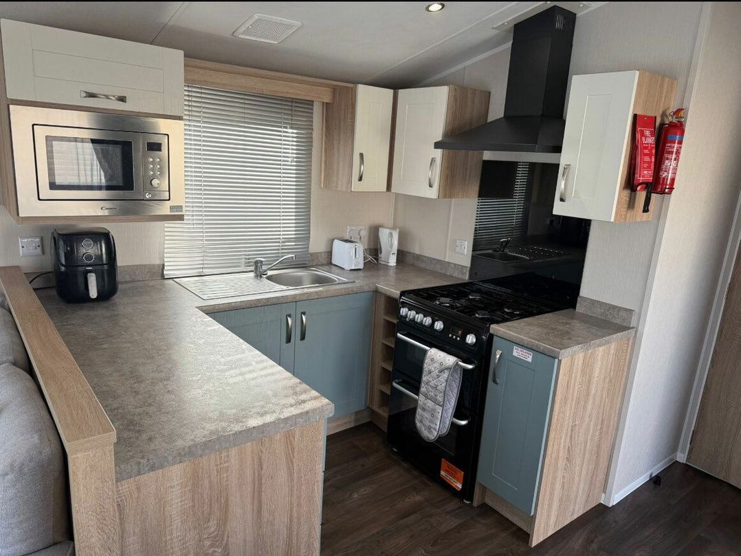 Marton Mere Holiday Village - Holiday Accommodation 21145