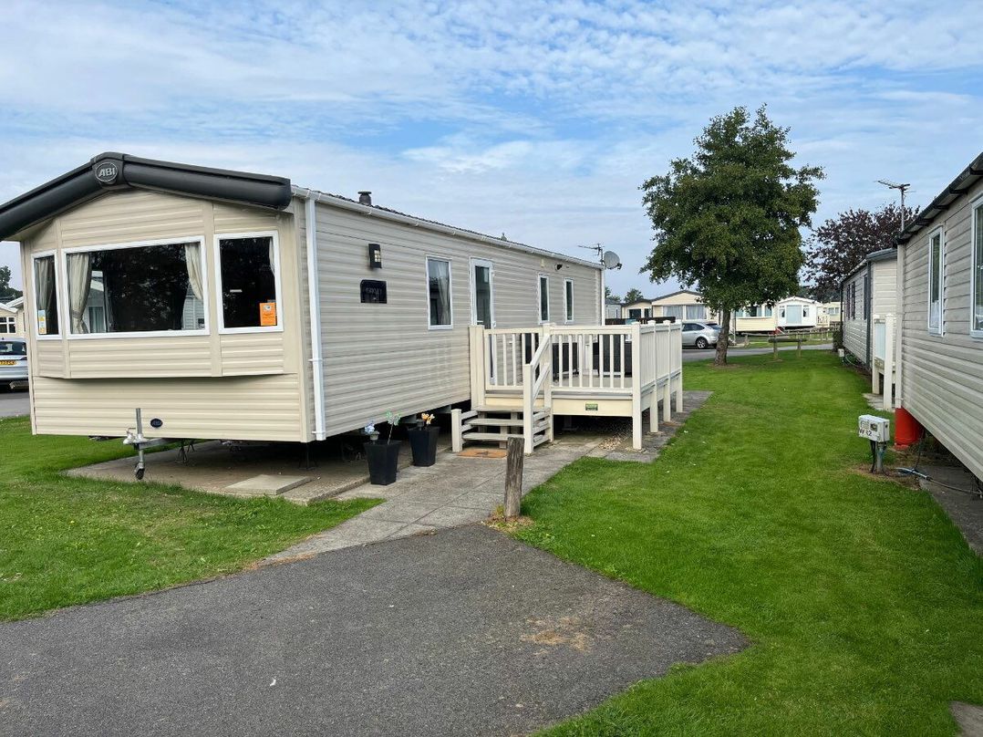 Golden Sands - Holiday Accommodation 21162