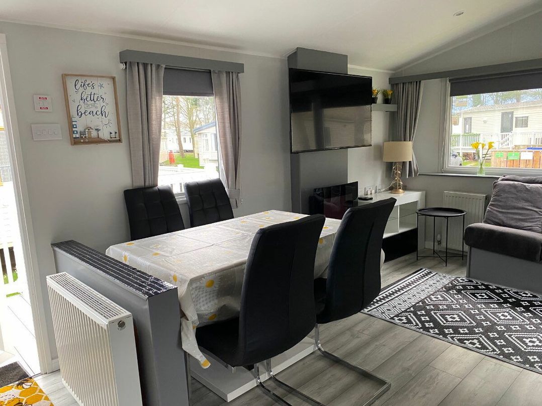 Cresswell Towers - Holiday Accommodation 21175