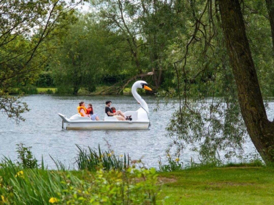 Hoburne Cotswolds - Holiday Accommodation 21189