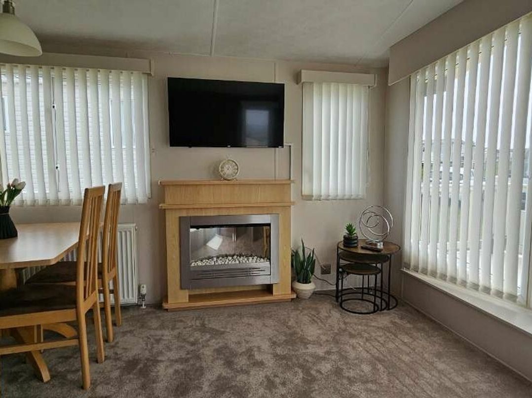 Blue Dolphin Holiday Park - Holiday Accommodation 21235